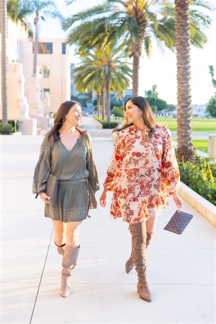 What color dress goes with taupe boots?