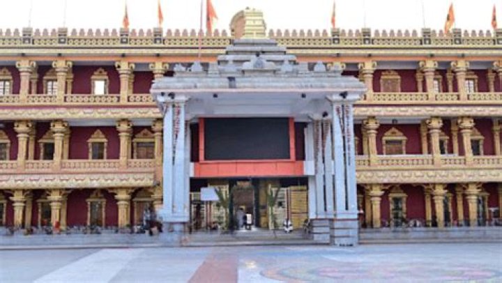 What is the famous of mantralayam?